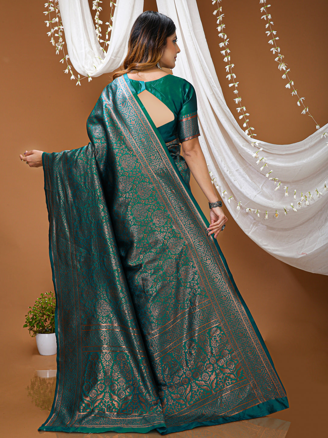 Green Kanchipuram Lichi Silk Saree with Jacquard Border Blouse
