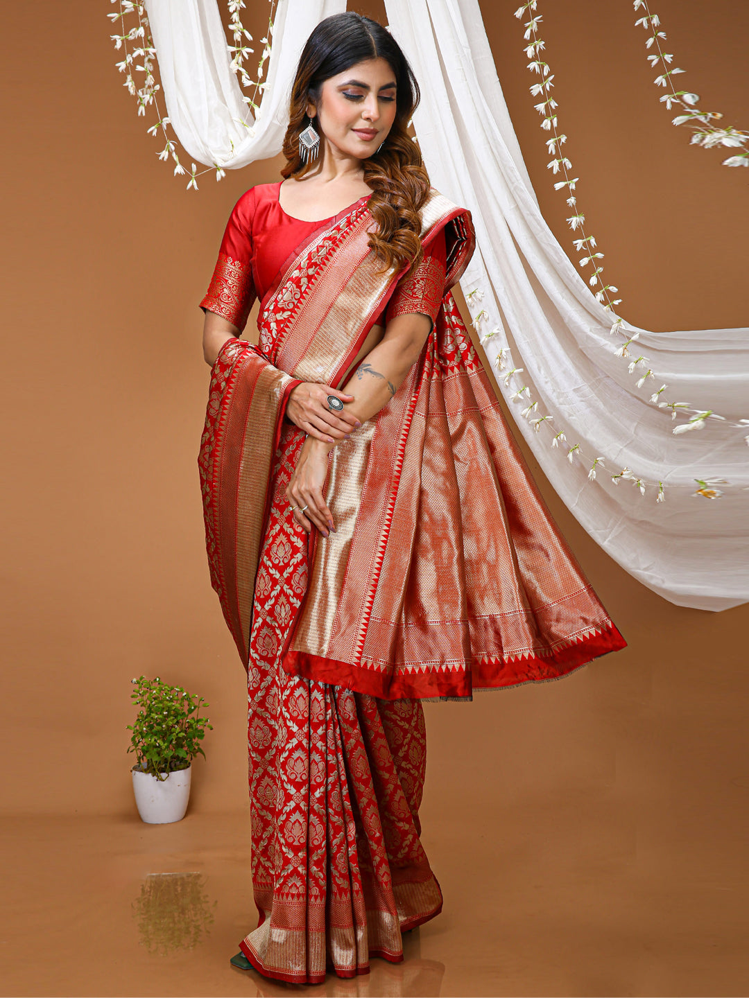 Red Soft Lichi Silk Kanchipuram Jacquard Saree with Rich Pallu