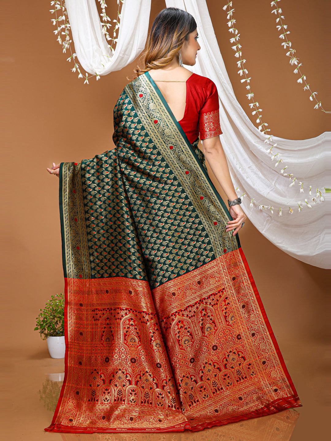 Dark Green Lichi Silk Jacquard Saree with Beautiful Rich Pallu
