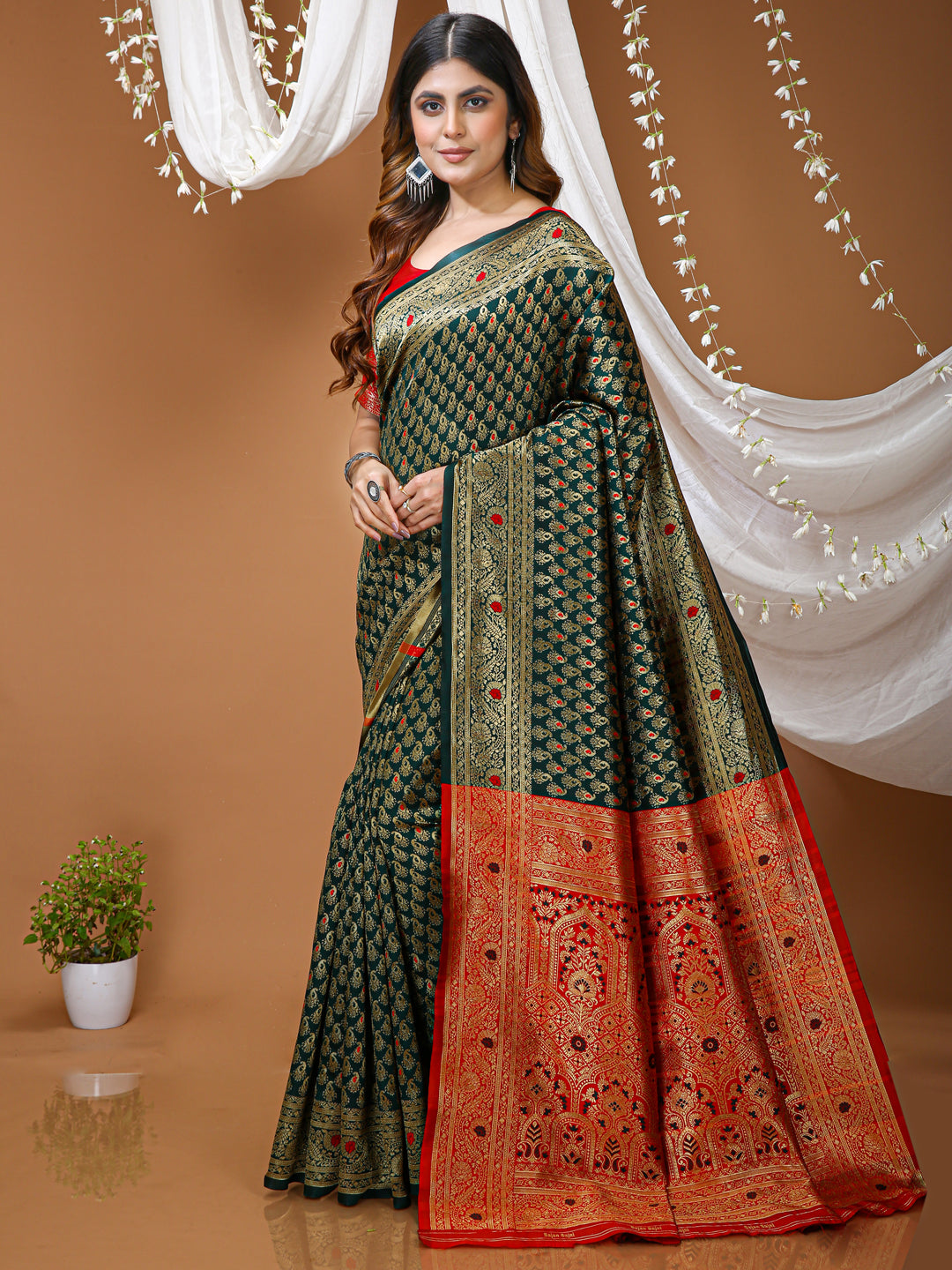 Dark Green Lichi Silk Jacquard Saree with Beautiful Rich Pallu