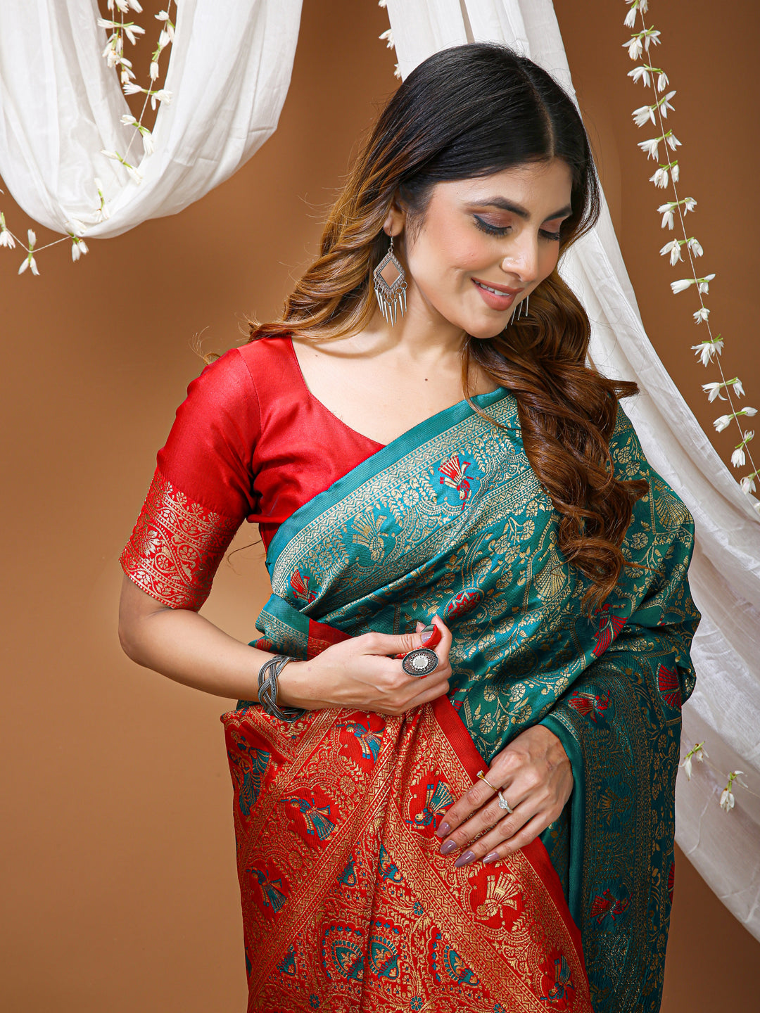 Rama Green Kanchipuram Style Lichi Silk Saree With Jacquard Work