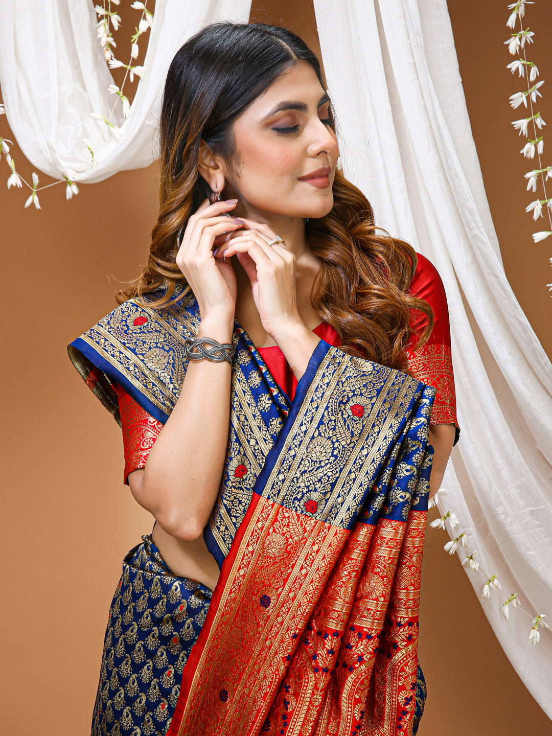 Navy Blue Lichi Silk Jacquard Saree with Beautiful Rich Pallu
