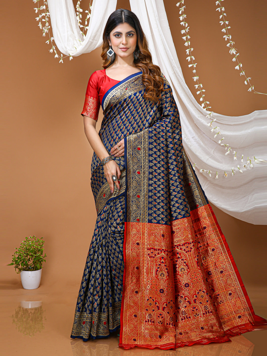 Navy Blue Lichi Silk Jacquard Saree with Beautiful Rich Pallu