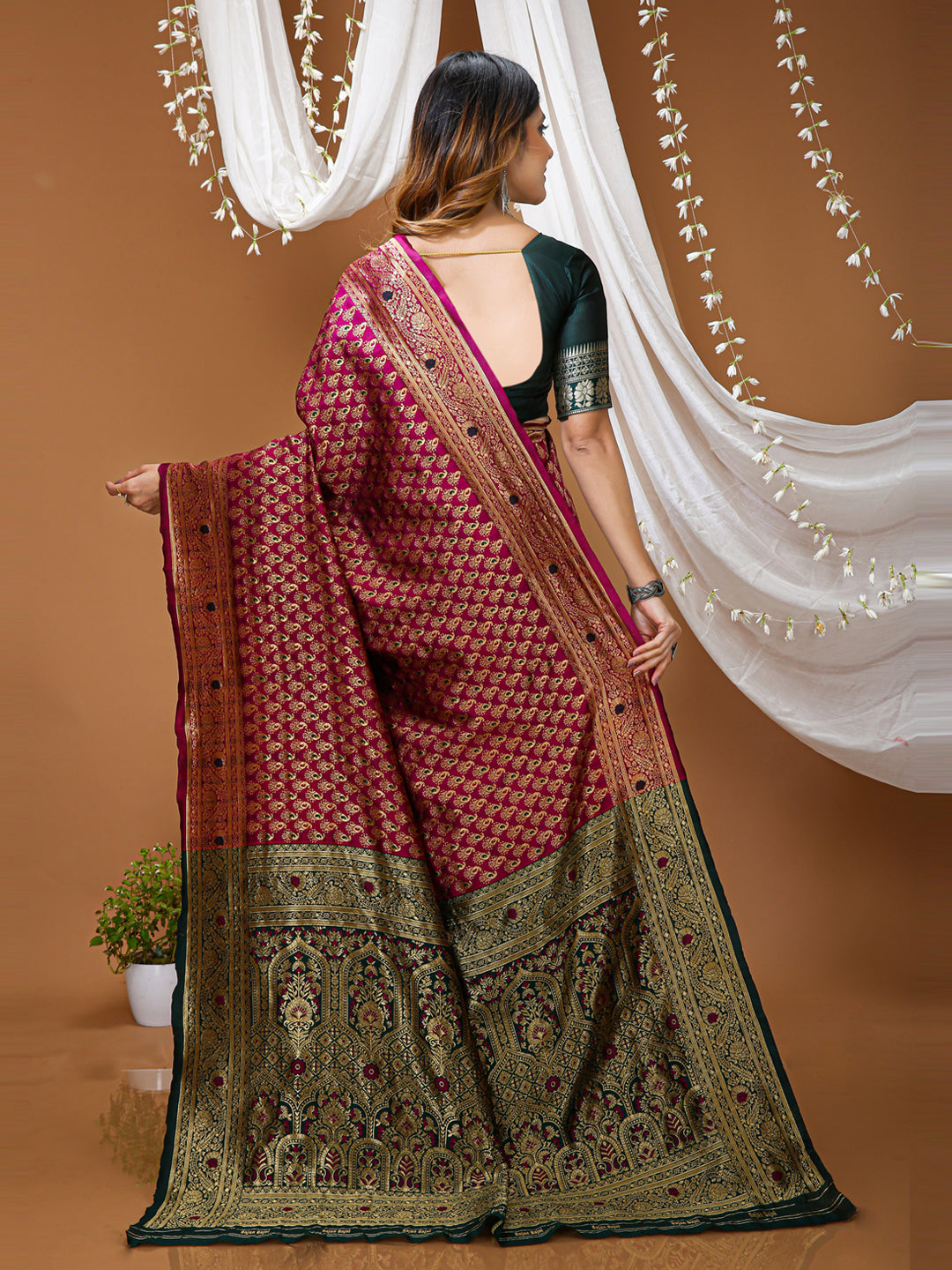 Magenta Lichi Silk Jacquard Saree with Beautiful Rich Pallu