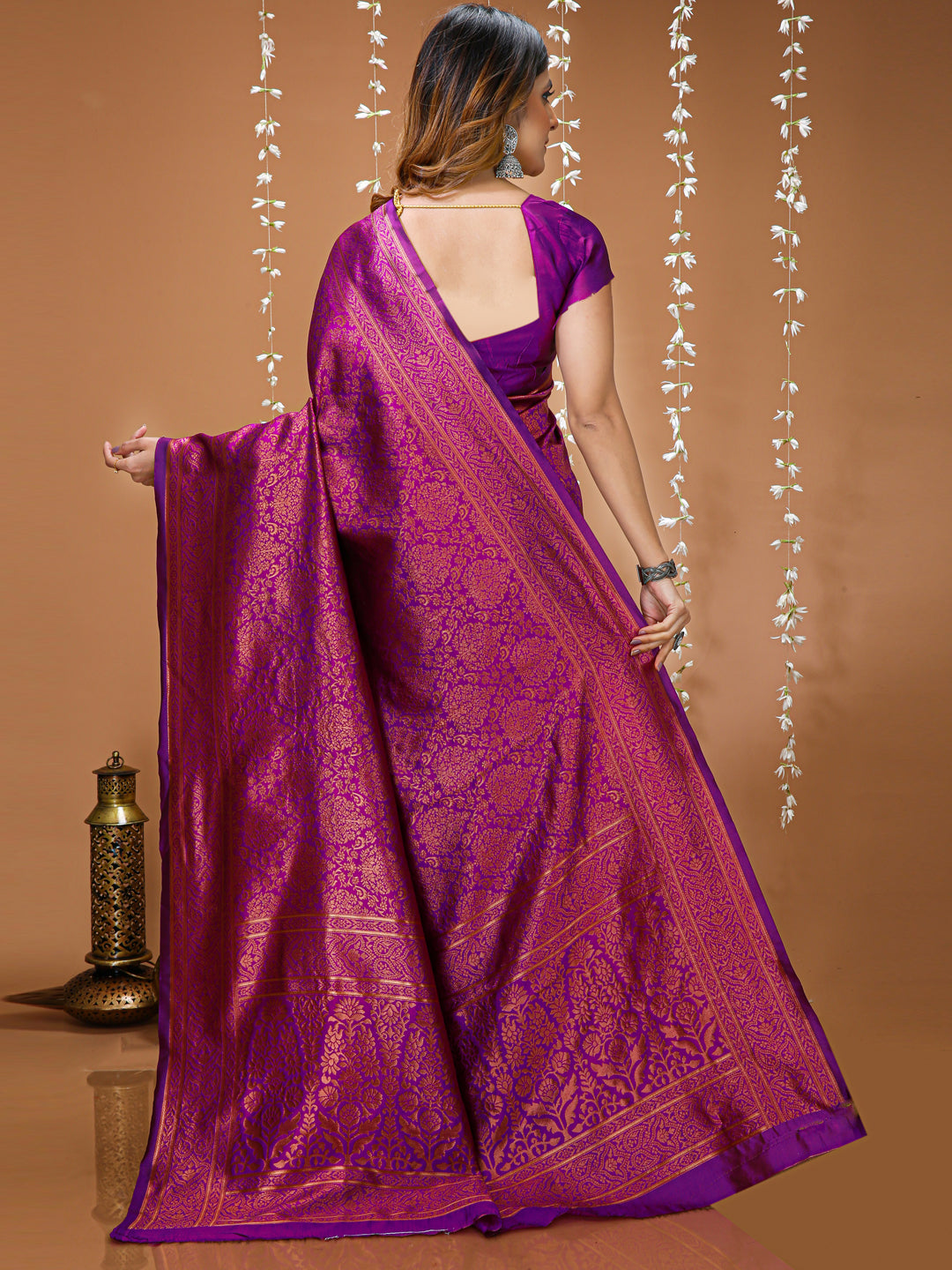 Magenta Kanchipuram Lichi Silk Saree with Jacquard Border Blouse