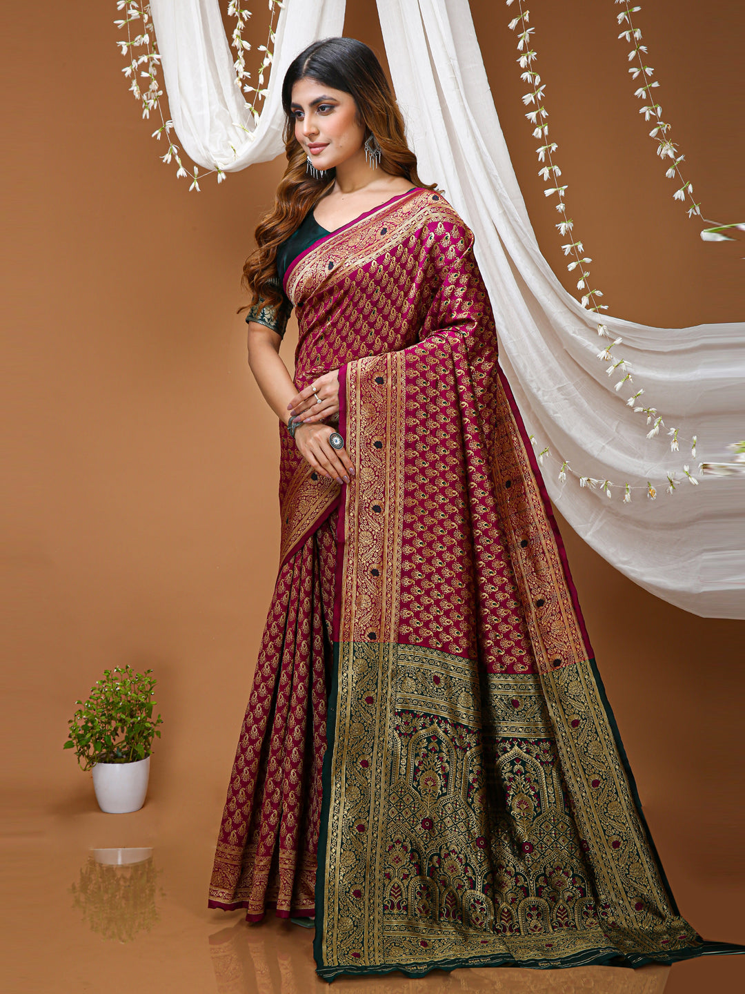 Magenta Lichi Silk Jacquard Saree with Beautiful Rich Pallu