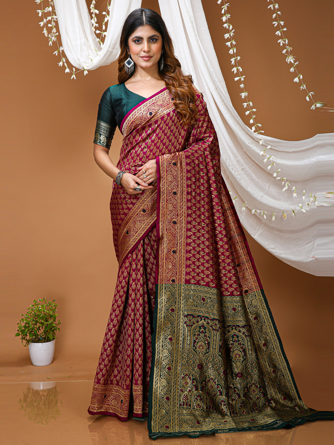 Magenta Lichi Silk Jacquard Saree with Beautiful Rich Pallu