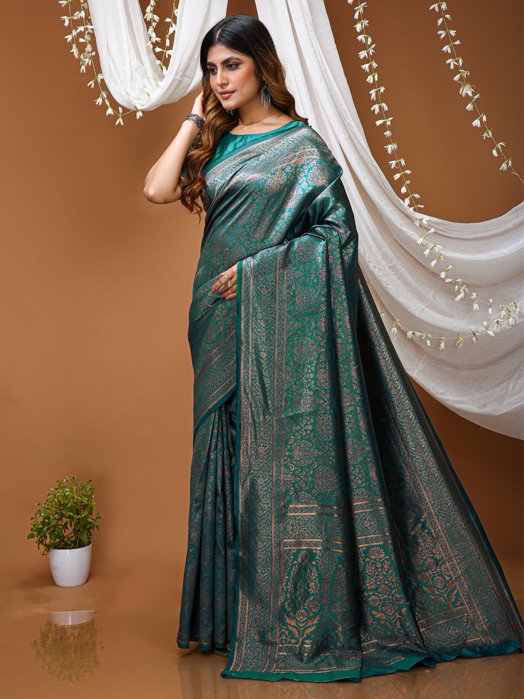 Green Kanchipuram Lichi Silk Saree with Jacquard Border Blouse