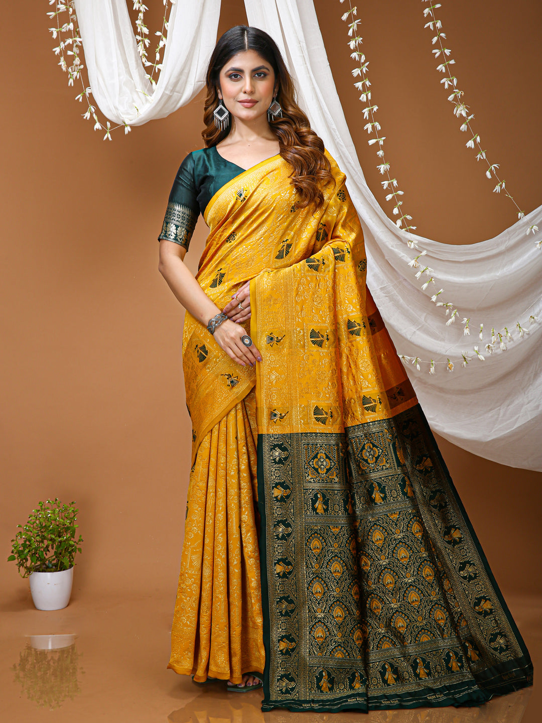 Yellow Lichi Silk Jacquard Weaving Saree with Contrast Blouse